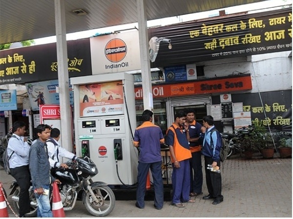 Note Petrol Price Hiked By 15 Paise Per Litre Diesel By 21 Paise Per 