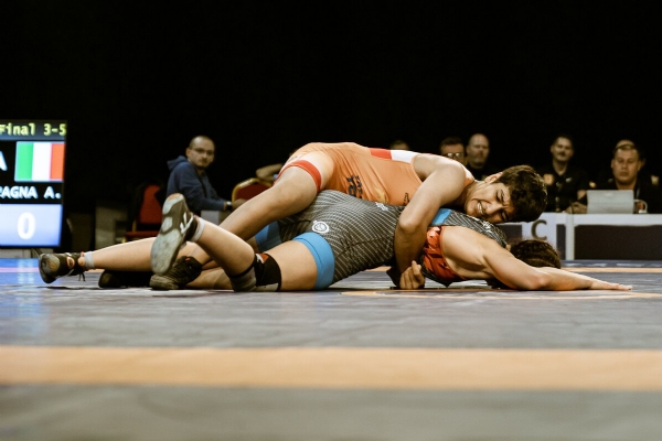 women wrestling_1&nbsp;&n