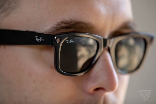 Facebook introduced its &quot;Ray-Ban Stories&quot; smart glasses, which come in a  variety of styles - NewsBharati