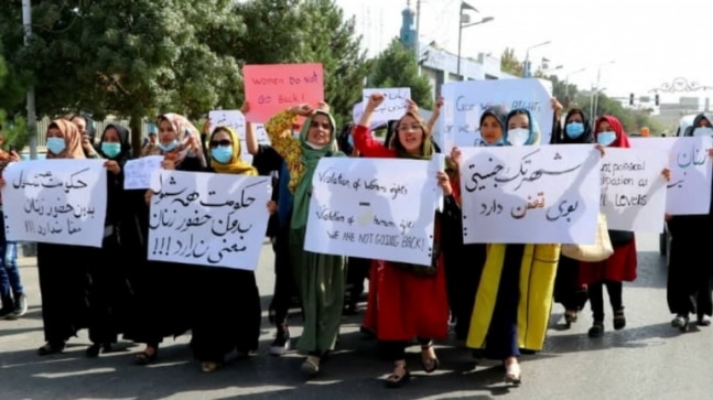 Women protest Taliban _1&