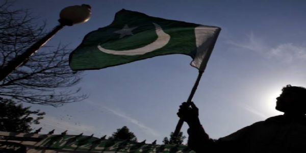 Pakistan heading for a fall is all the more dangerous for the world