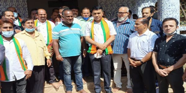 Goa polls: Big blow to Congress candidate as close aide Riyaz Khan declares support to CM Sawant