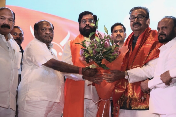 Senior party MP Gajanan Kirtikar joins the Eknath Shinde faction of Shiv Sena