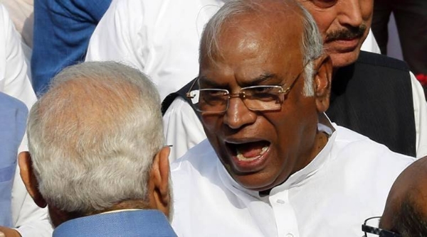Congress President Kharge compares PM Modi with Ravan with 100 heads