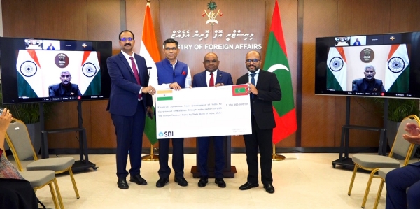 Maldives minister's hails India in Hindi after extending $100 million assistance