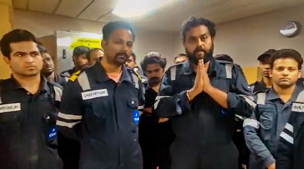 Indian sailors held in Guinea