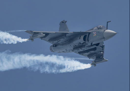 Enthralling display by LCA Tejas at Singapore air show