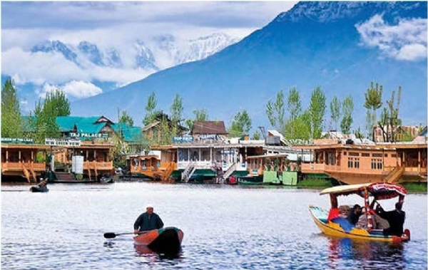 Tourist surge in Kashmir: Maintenance of momentum is crucial
