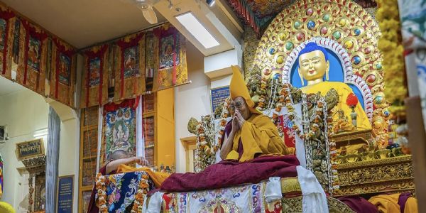 Sakya followers offer long life prayers for Dalai Lama