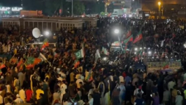 protests erupts after Punjab Deputy Speaker re-elects Shehbaz Sharif's son as chief minister