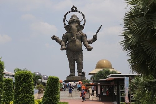 5 Statues of Lord Ganesha in Foreign Countries!