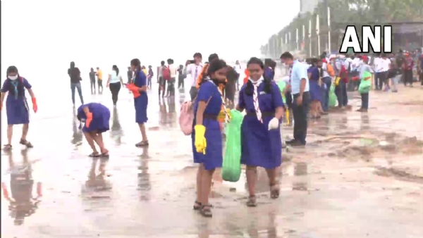  Mumbaikars come together to clean Juhu Beach post Ganpati immersion