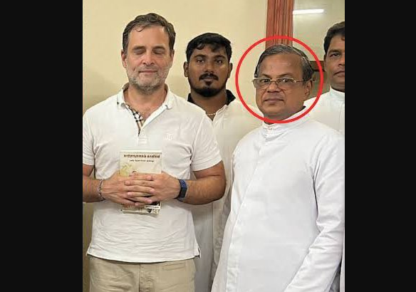 #RahulGandhi meets pastor George Ponnaiah who was arrested for his hate speech against Hindus