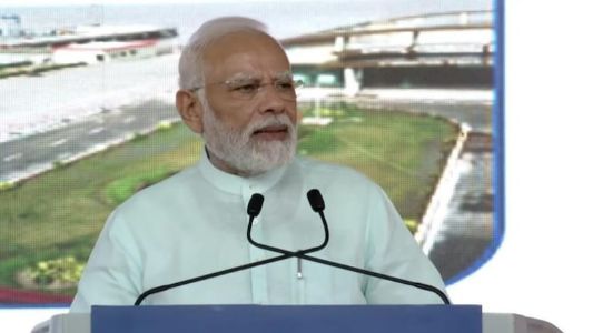 PM Modi inaugurates projects worth Rs 3,400 crore in Surat