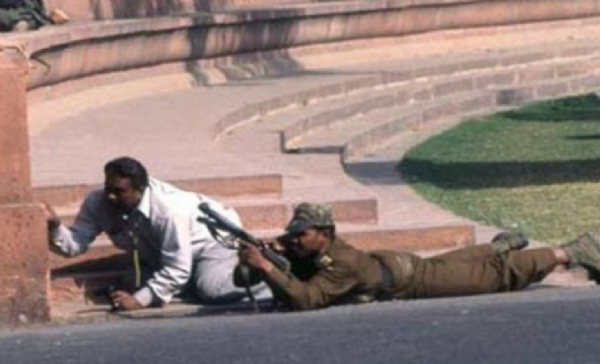 2001 Parliament attack: When these HEROES defended our temple of democracy!  - NewsBharati