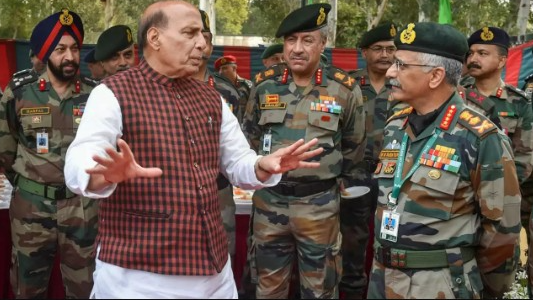 rajnath singh mm naravane china clash