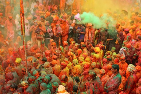 7 places in India that are famous for Holi celebrations 7 places in India that are famous for Holi celebrations