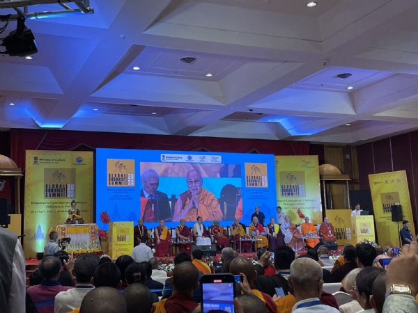 Dalai Lama at Global Buddhist Summit