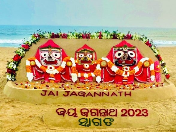 Sudarsan Pattnaik uses 250 coconuts in sand art of Bhagwan Jagannath at Puri beach