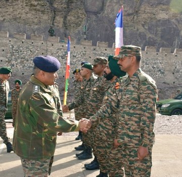 army chief ladakh siachen