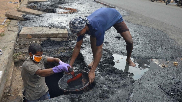 West Bengal sanitation workers die