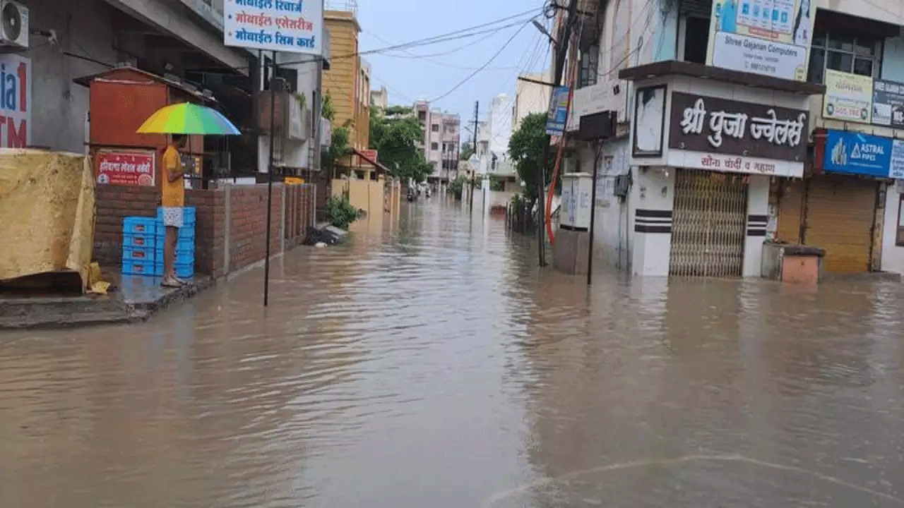Nagpur flooded after overnight rain, forces deployed for rescue operations
