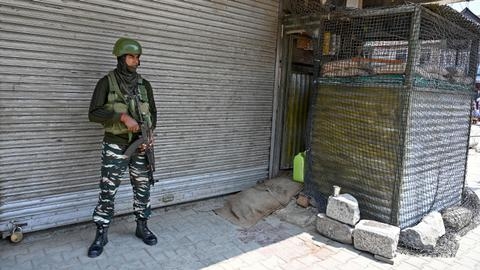 lashkar terrorists arrested in baramulla