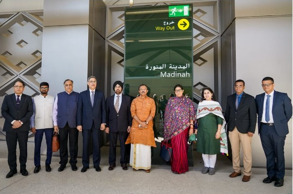 Smriti Irani leads first non-Muslim Indian delegation to Madinah