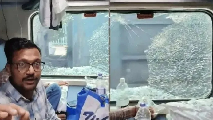 Mahakumbh Mela Pilgrims Stone-Pelting