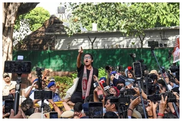Journalists by Delhi Police