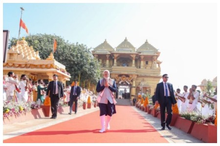 PM Modi Pays Tribute to India’s Cultural Heritage at Somnath Temple on its 75 years of restoration