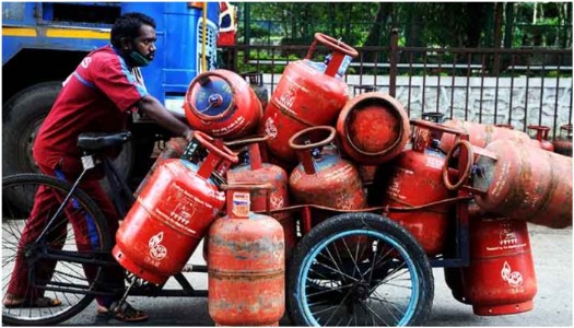 INC ignores global surge, plays politics over commercial LPG price hike; here's what the rates are as on May 2 across India