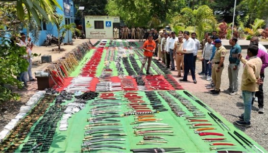 Massive illegal weapons racket busted in Nanded, Maharashtra; Police seize around 5000 weapons; traces for illegal trade underway