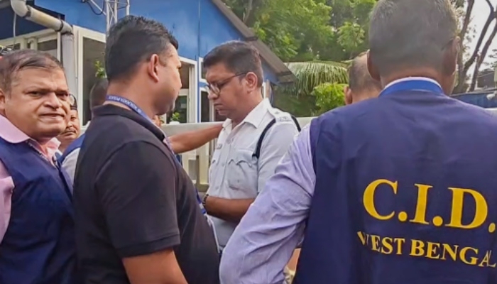 CID at Mamata Banerjee 