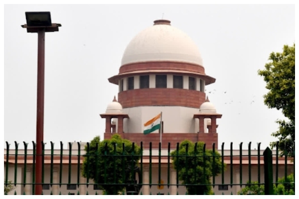 SC Stays Proceedings Against Man, Accused Of Pressuring A Family To Convert To Islam 