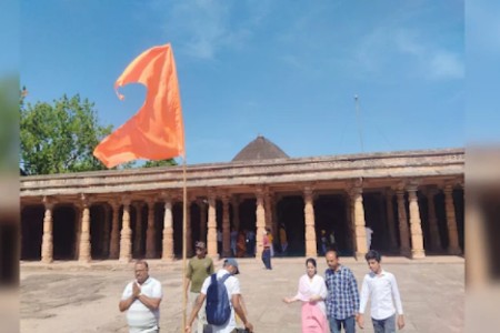 SC refuses “Friday Namaz ” at Bhojshala temple