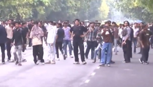 'Peaceful student' CJP protesters pelt stones at Delhi Police hours after Dipke posted about trucks loaded with stones blaming Police