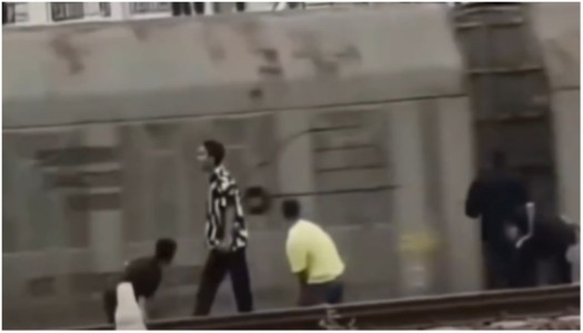 'Lathi+belt treatment', stone-pelting on a moving train in Prayagraj triggers netizens; WATCH video viral