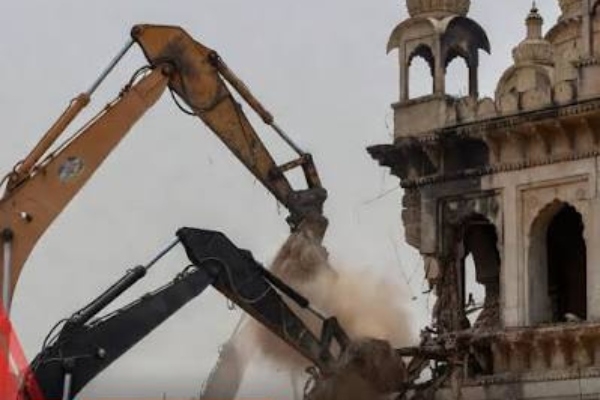 Pak’s Bulldozer Justice: Preaching Human Rights, Demolishing Gurdwaras Pak’s Bulldozer Justice: Preaching Human Rights, Demolishing Gurdwaras