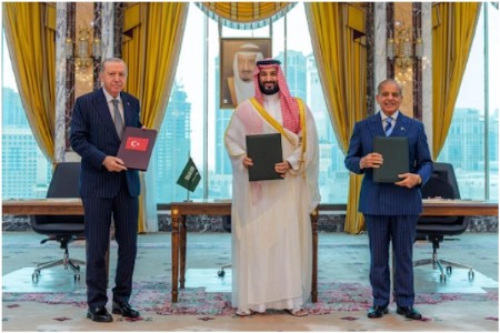 Saudi Arabia, Turkey and Pakistan sign joint defence pact; attack on one to mean attack on all
